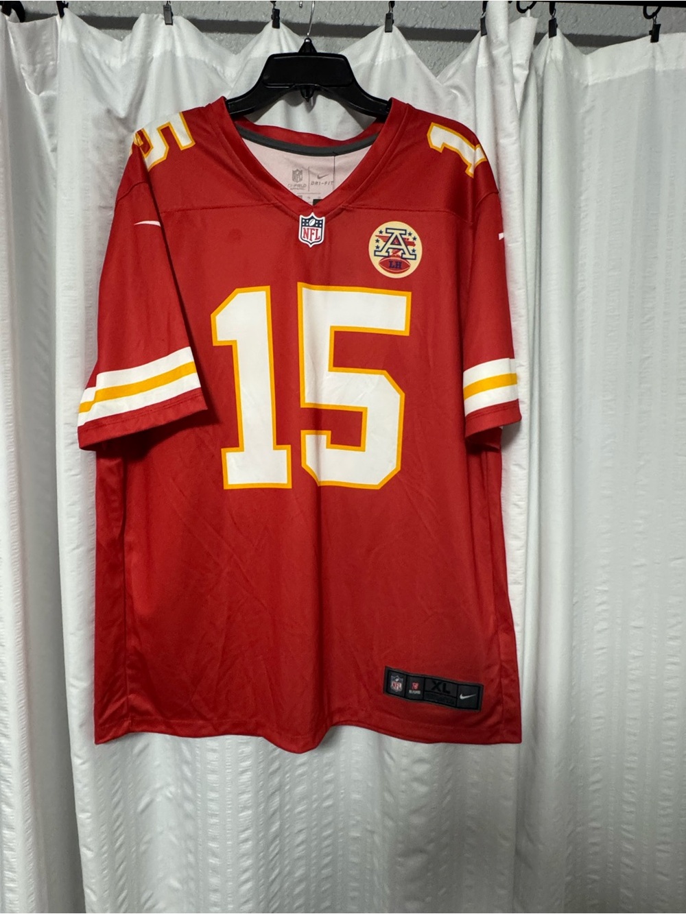 Men's Nike Patrick Mahomes Red Kansas City Chiefs Legend Player Performance Top - Picture 8 of 8